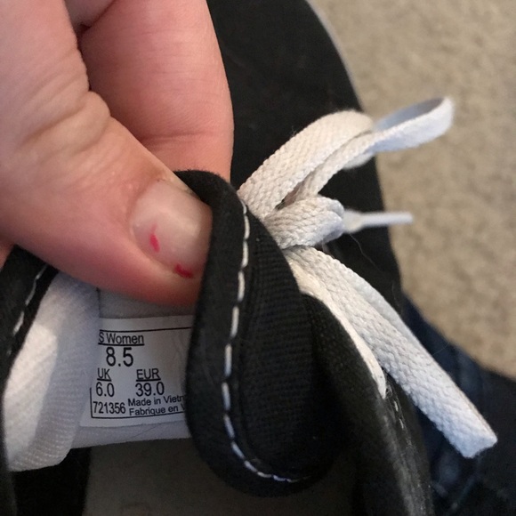 Vans size 8.5 - Picture 4 of 6